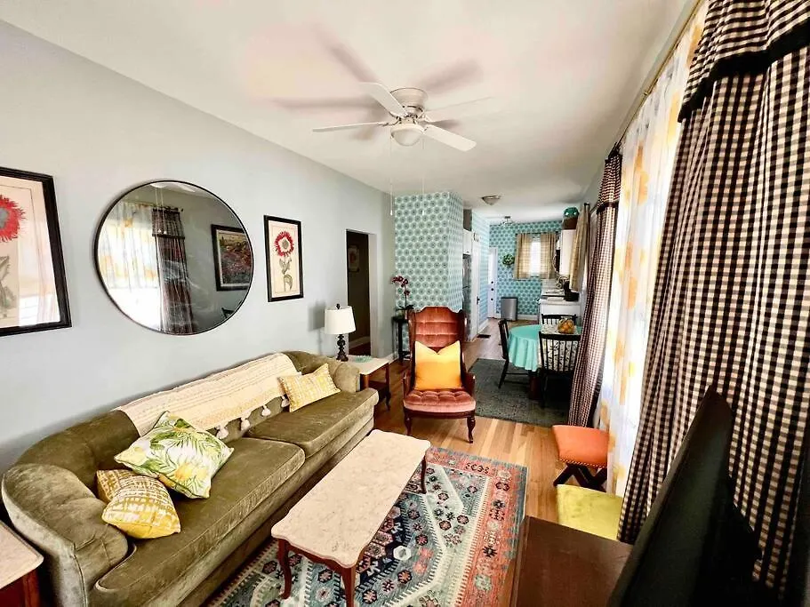 Newly Renovated 3-Bedroom Beechmont Home Λούισβιλ